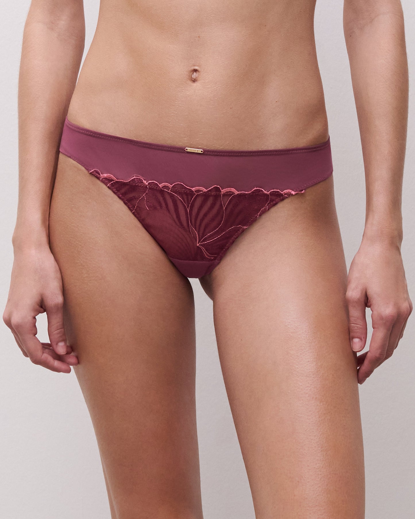 Thong stringtruse, chantelle legend, sienna rød burgunder, undertøy frilin norge