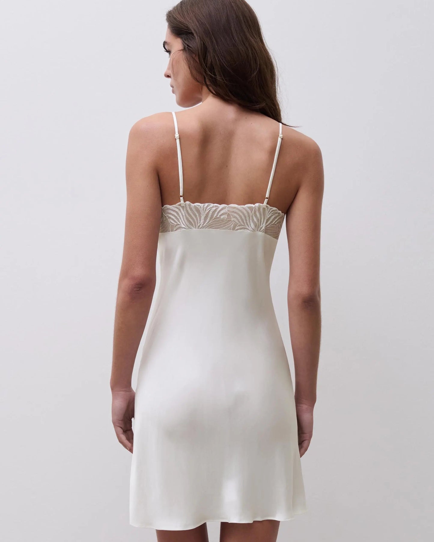 Nattkjole chemise modal viskose, chantelle Legend, milk hvit, frilin undertøy norge