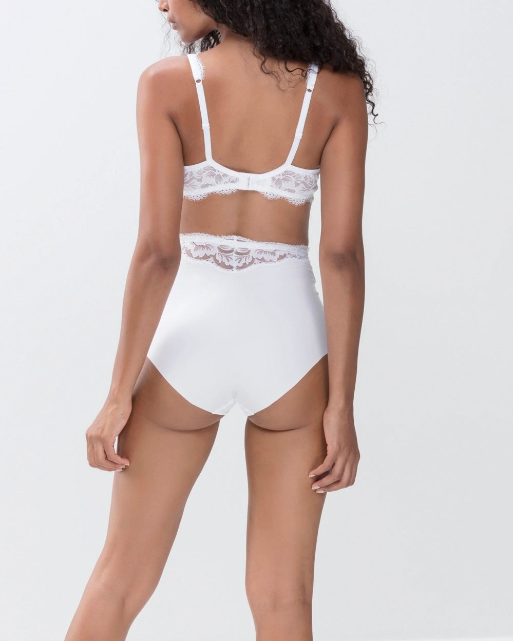 Truse høy high waist Mey amazing, hvit white blonde sømløs undertøy