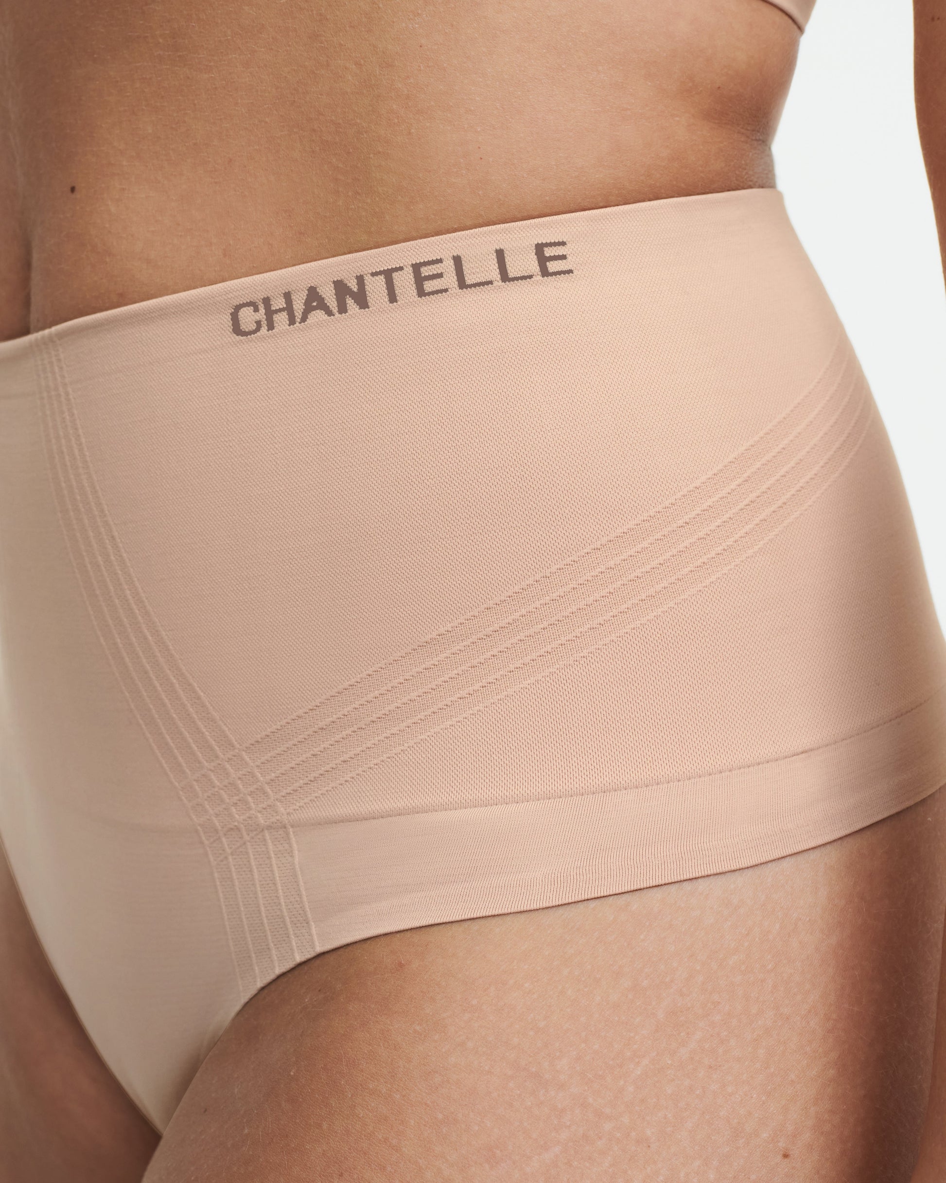 Undertøy shapewear hold-in, high waist thong stringtruse, Norge dame, Chantelle, beige nude