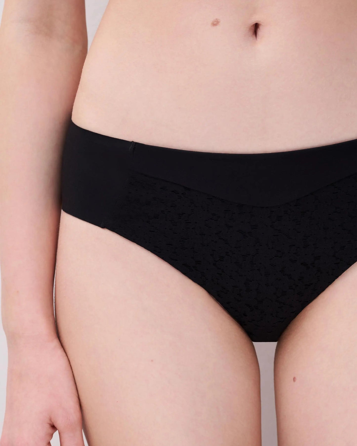 Truse tai svart norah chantelle blonde, undertøy frilin norge