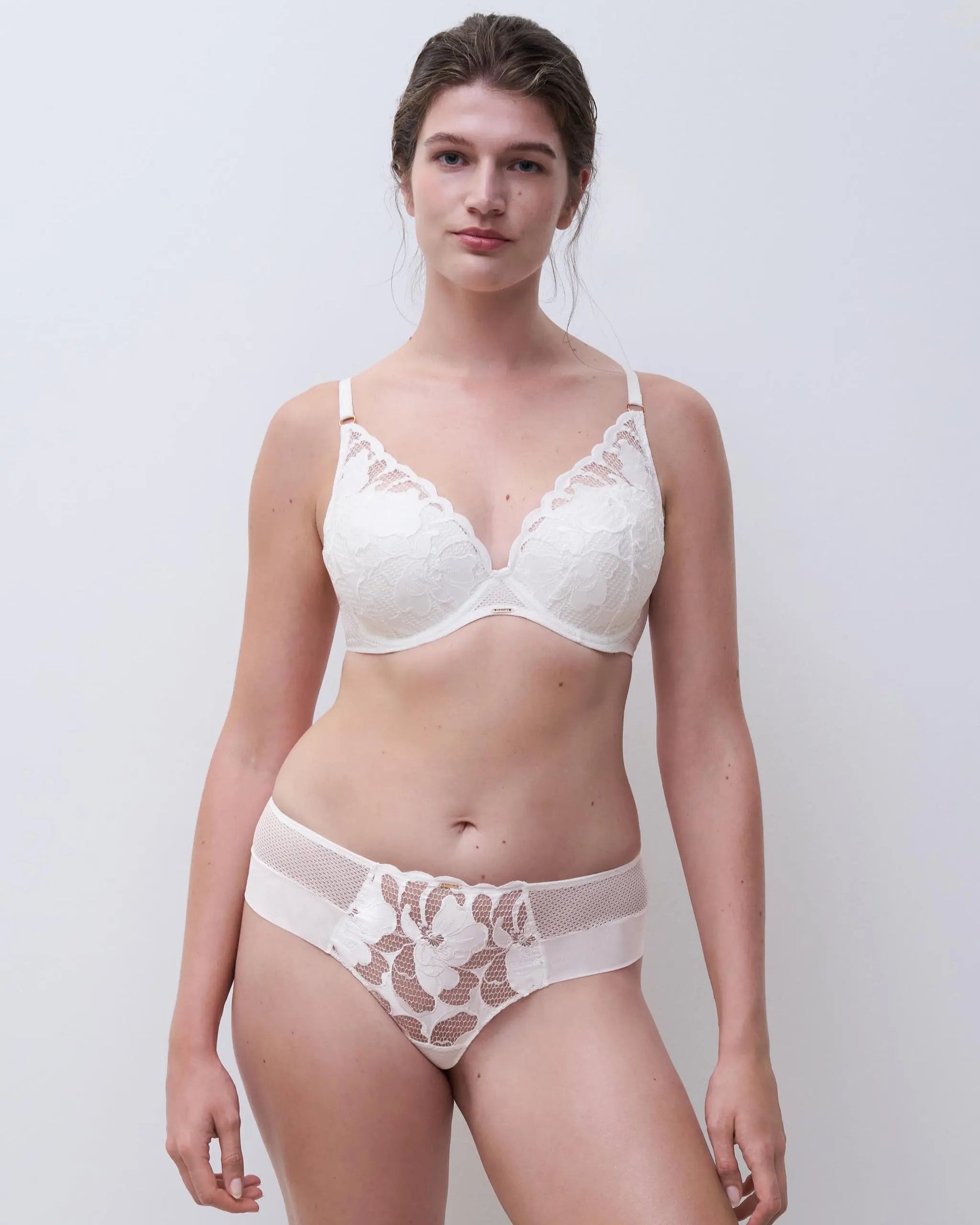 Truse hipster hvit blomster blonde Chantelle fleurs, satin white milk, undertøy norge