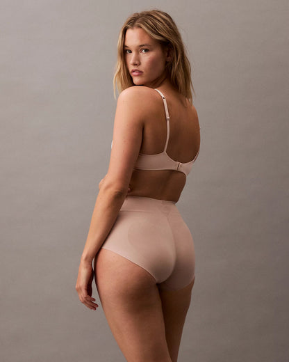 Truse shapewear høyt liv Calvin Klein high waist brief hold in, beige nude, norge frilin undertøy